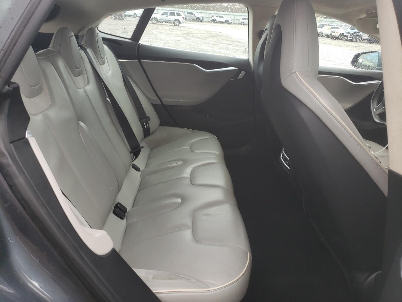 Photo 6 from auction – 2014 TESLA MODEL S with VIN 5YJSA1H15EFP47952