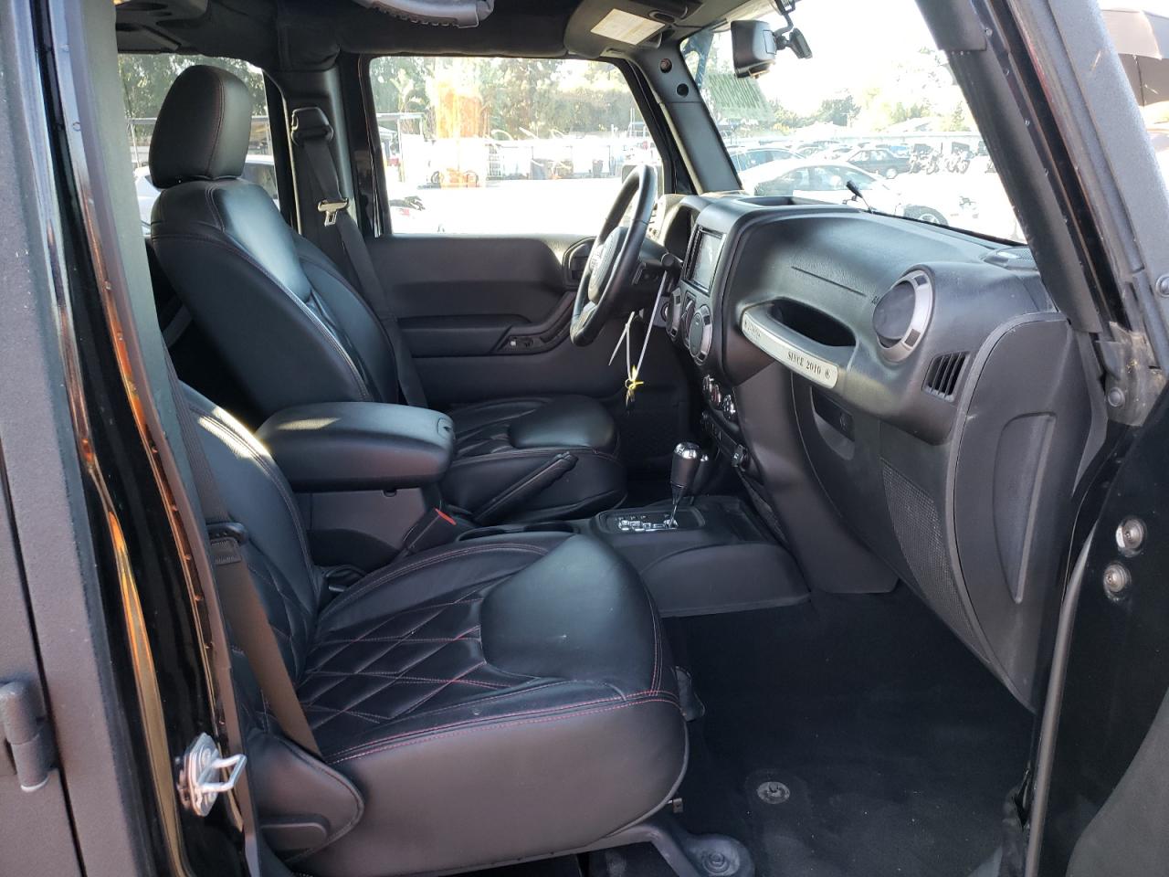 Photo 5 from auction – 2017 JEEP WRANGLER U with VIN 1C4HJWDG5HL714758