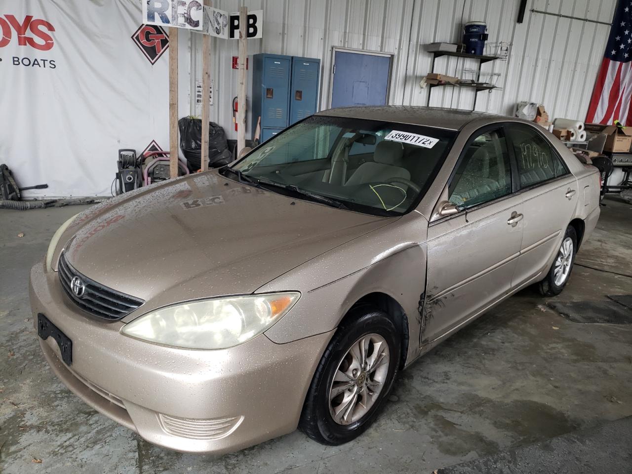 Photo 2 from auction – 2005 TOYOTA CAMRY LE with VIN 4T1BF32K15U106251