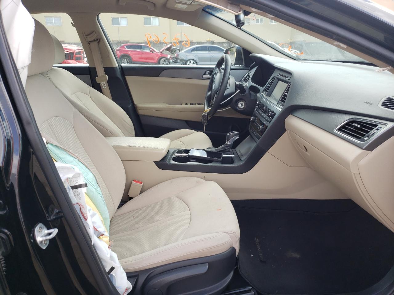 Photo 5 from auction – 2017 HYUNDAI SONATA SE with VIN 5NPE24AF6HH526061