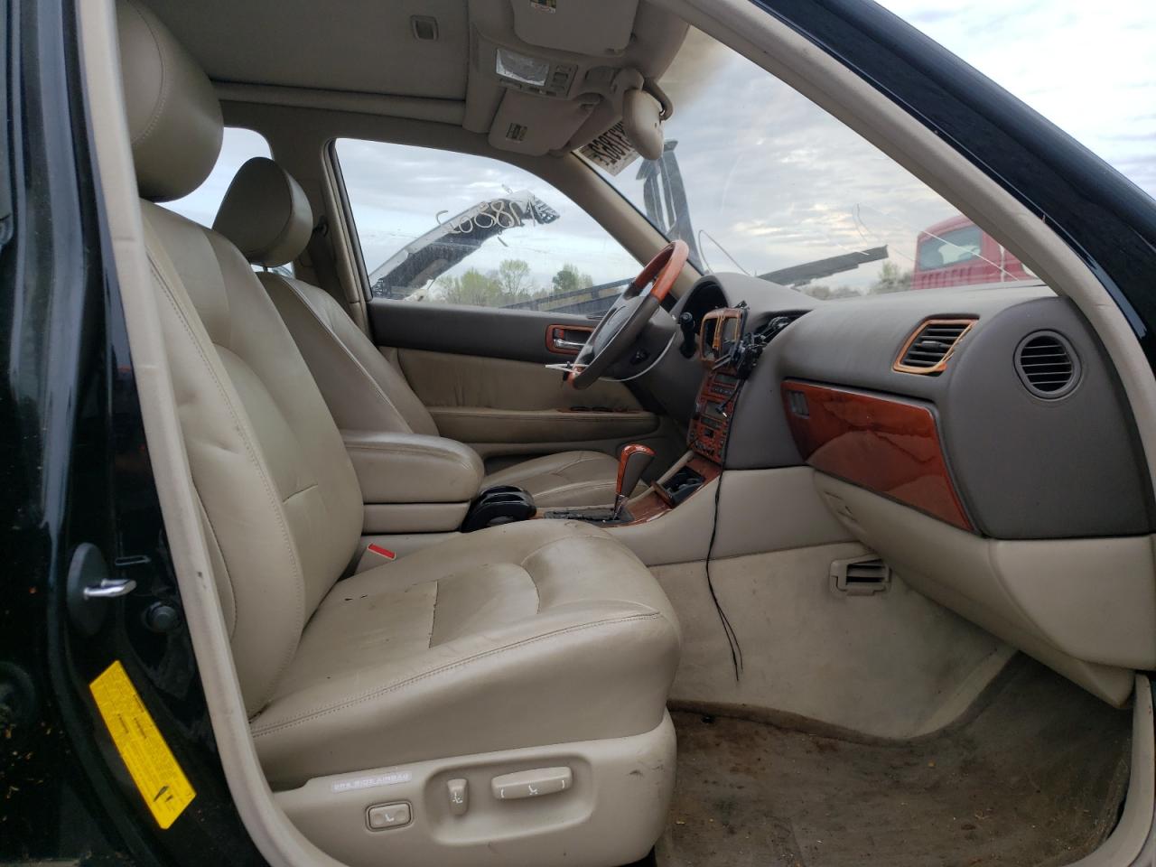 Photo 5 from auction – 2000 LEXUS LS 400 with VIN JT8BH28F0Y0171668