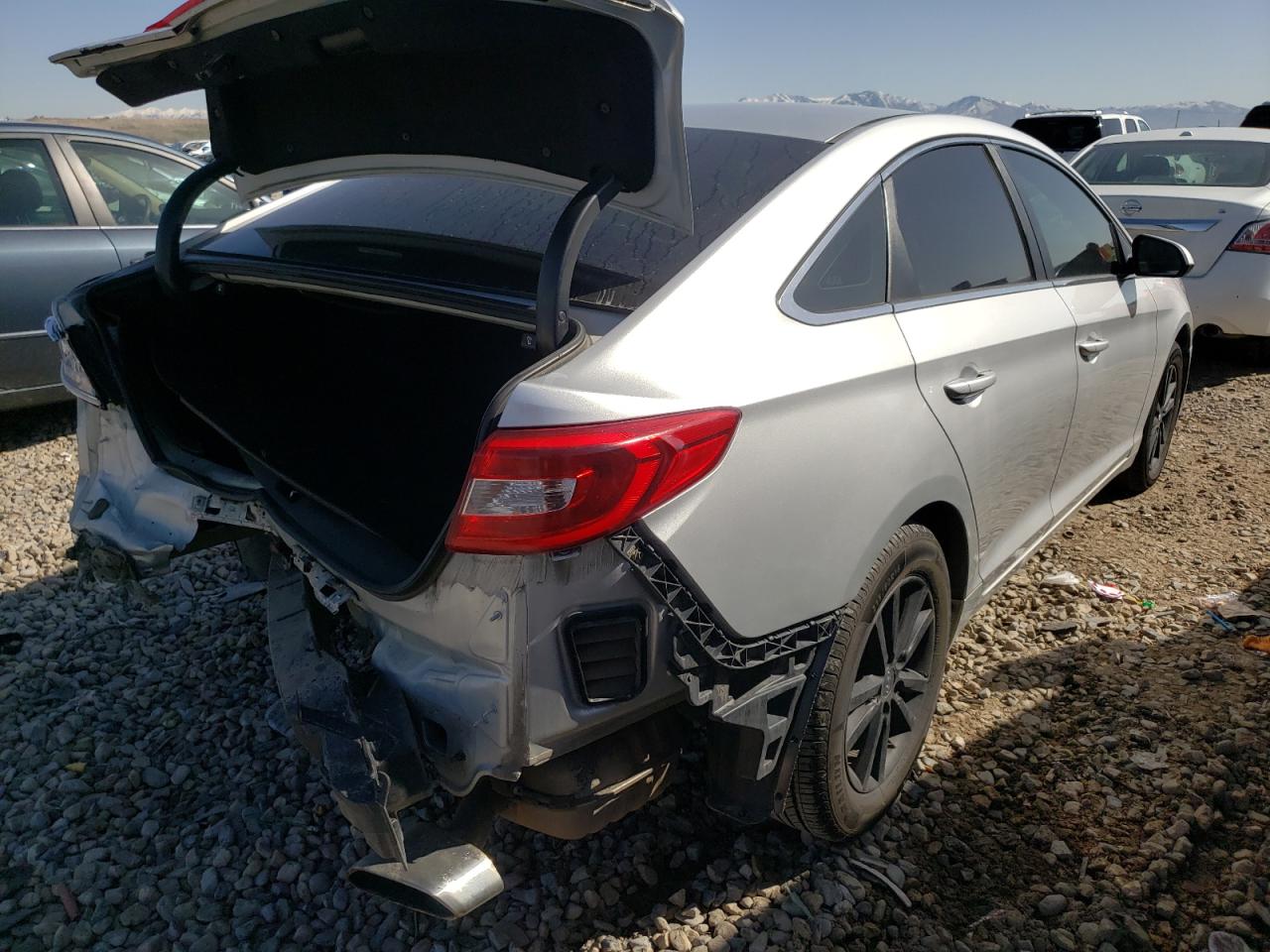 Photo 4 from auction – 2015 HYUNDAI SONATA SE with VIN 5NPE24AF7FH003385