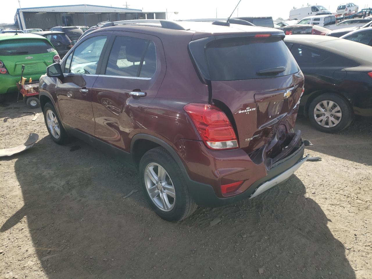 Photo 3 from auction – 2017 CHEVROLET TRAX 1LT with VIN 3GNCJPSB1HL171931