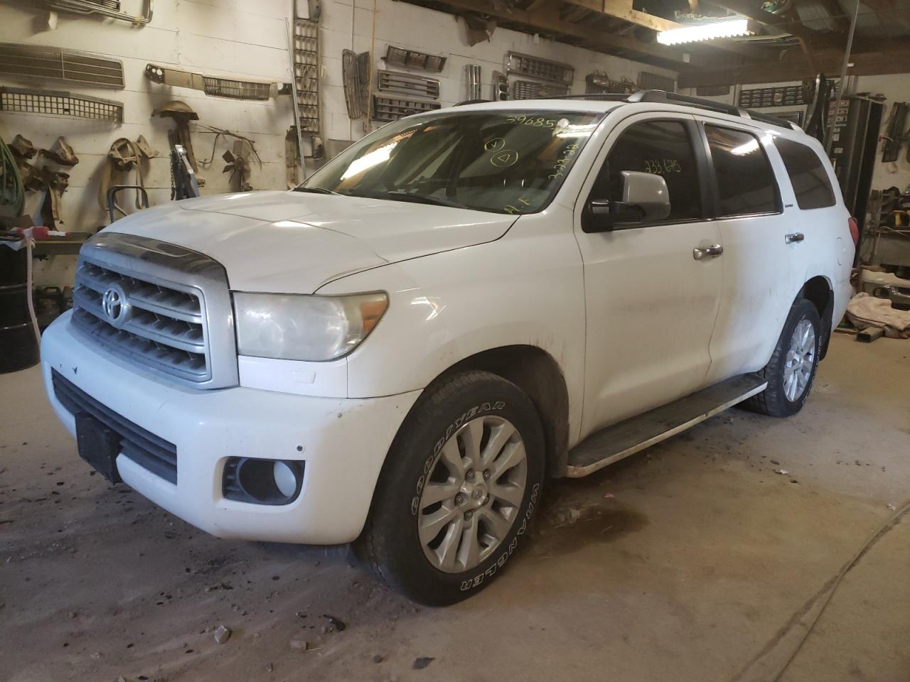 Photo 2 from auction – 2008 TOYOTA SEQUOIA LI with VIN 5TDBY68A68S016388
