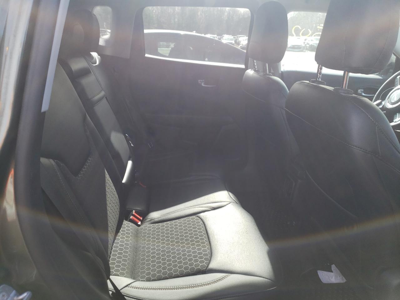 Photo 6 from auction – 2018 JEEP COMPASS LA with VIN 3C4NJDBB2JT482807