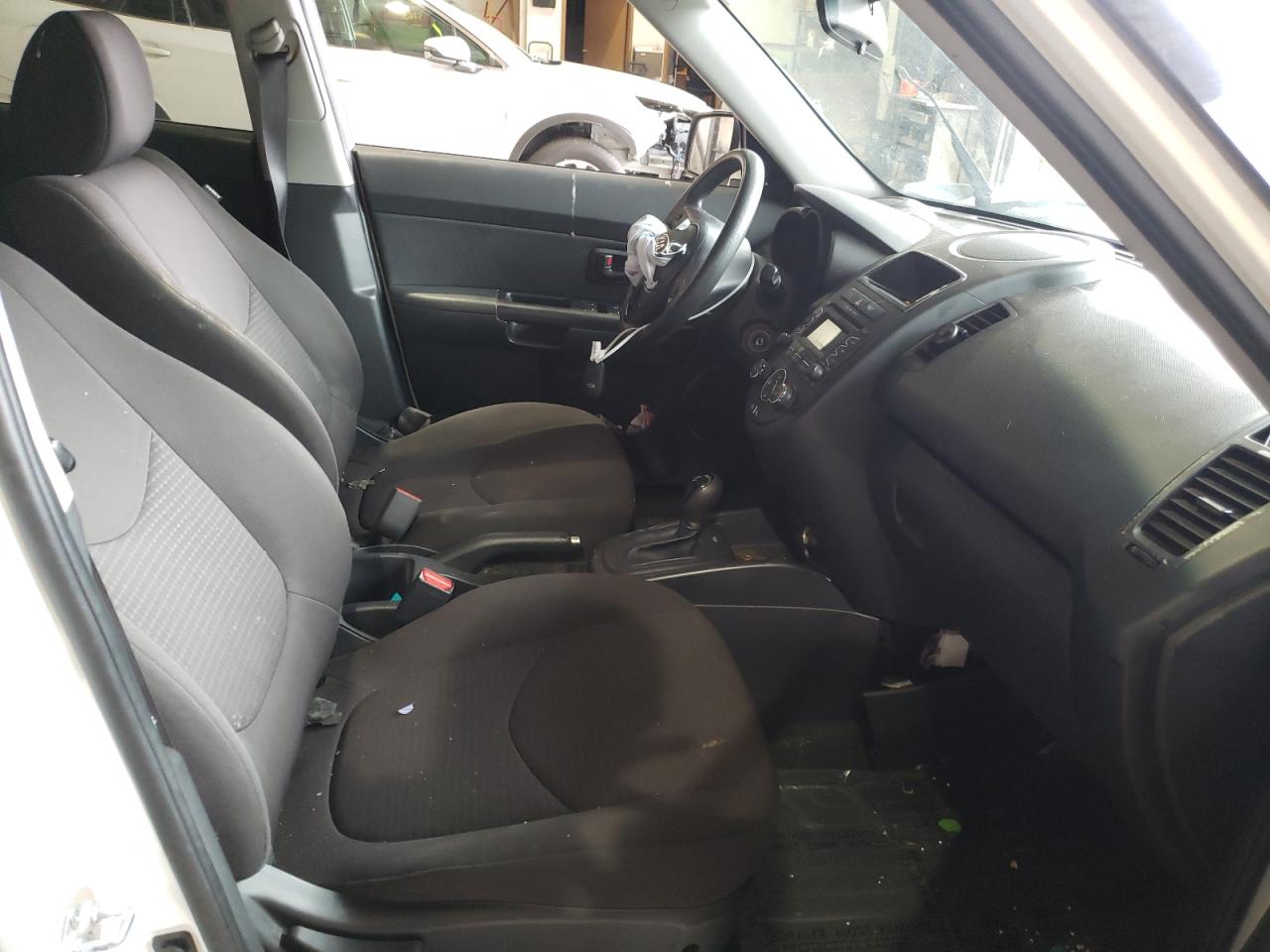 Photo 5 from auction – 2013 KIA SOUL with VIN KNDJT2A55D7495455