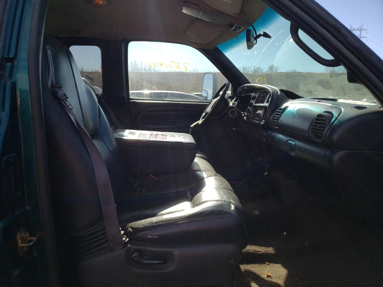 Photo 5 from auction – 1999 DODGE RAM 2500 with VIN 3B7KF2361XG208834