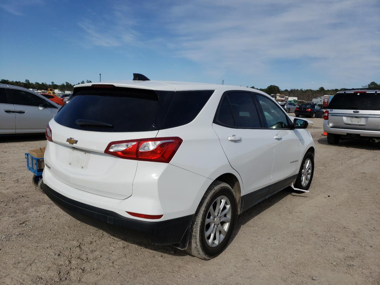 Photo 4 from auction – 2019 CHEVROLET EQUINOX LS with VIN 2GNAXHEV4K6135079