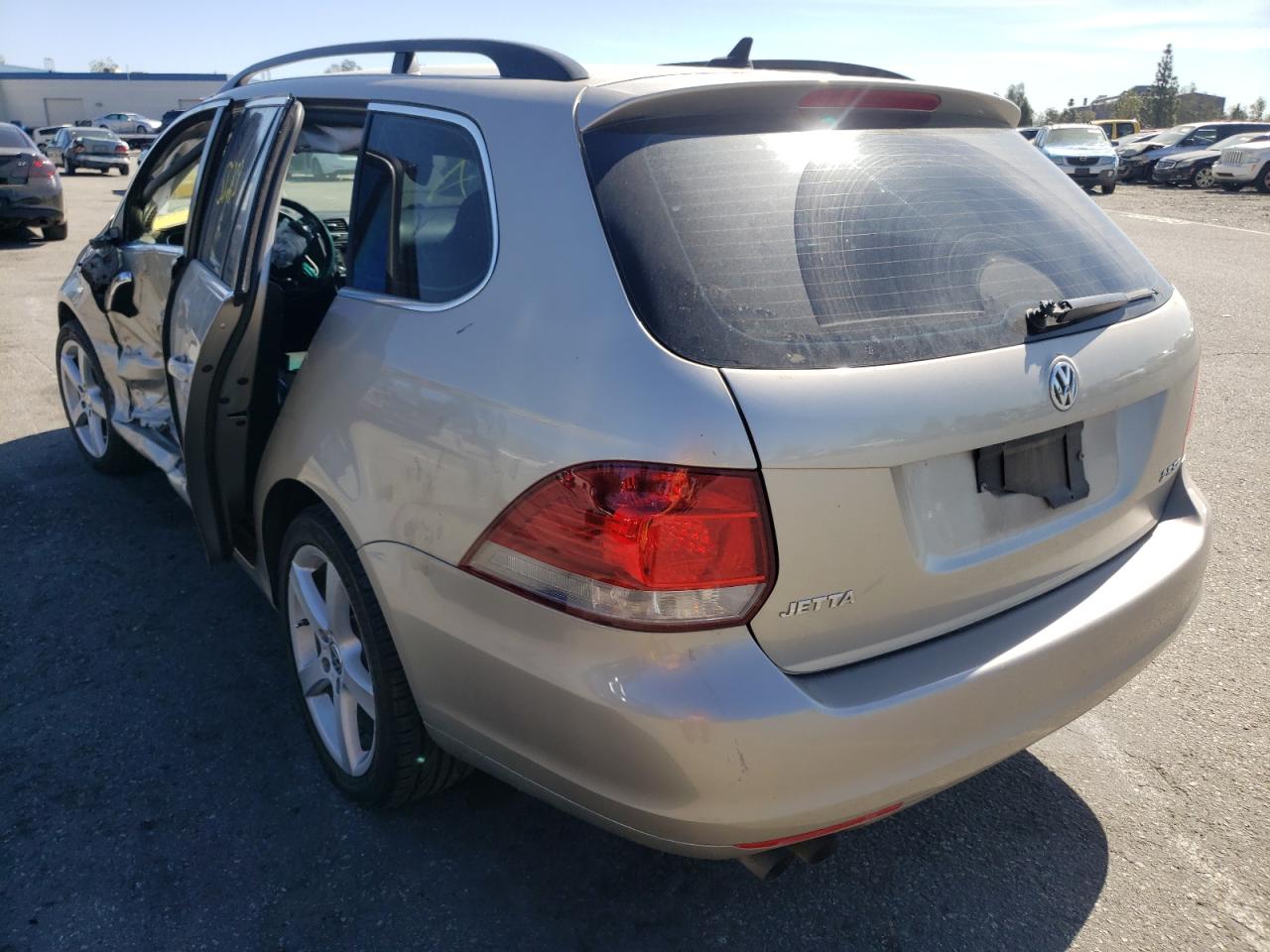 Photo 3 from auction – 2012 VOLKSWAGEN JETTA S with VIN 3VWPX7AJ8CM682523