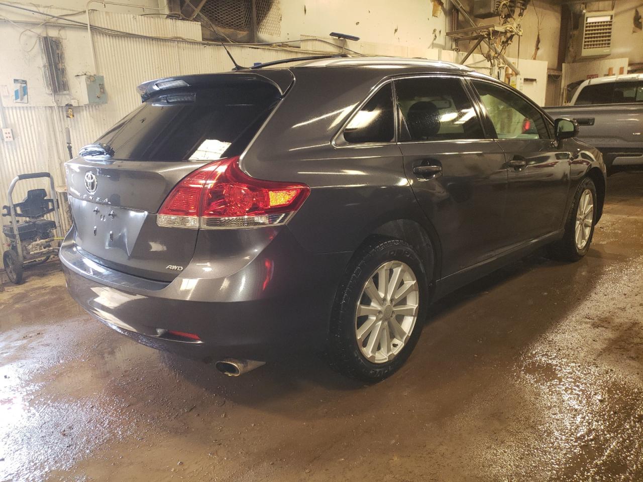 Photo 4 from auction – 2009 TOYOTA VENZA with VIN 4T3BE11A79U004644