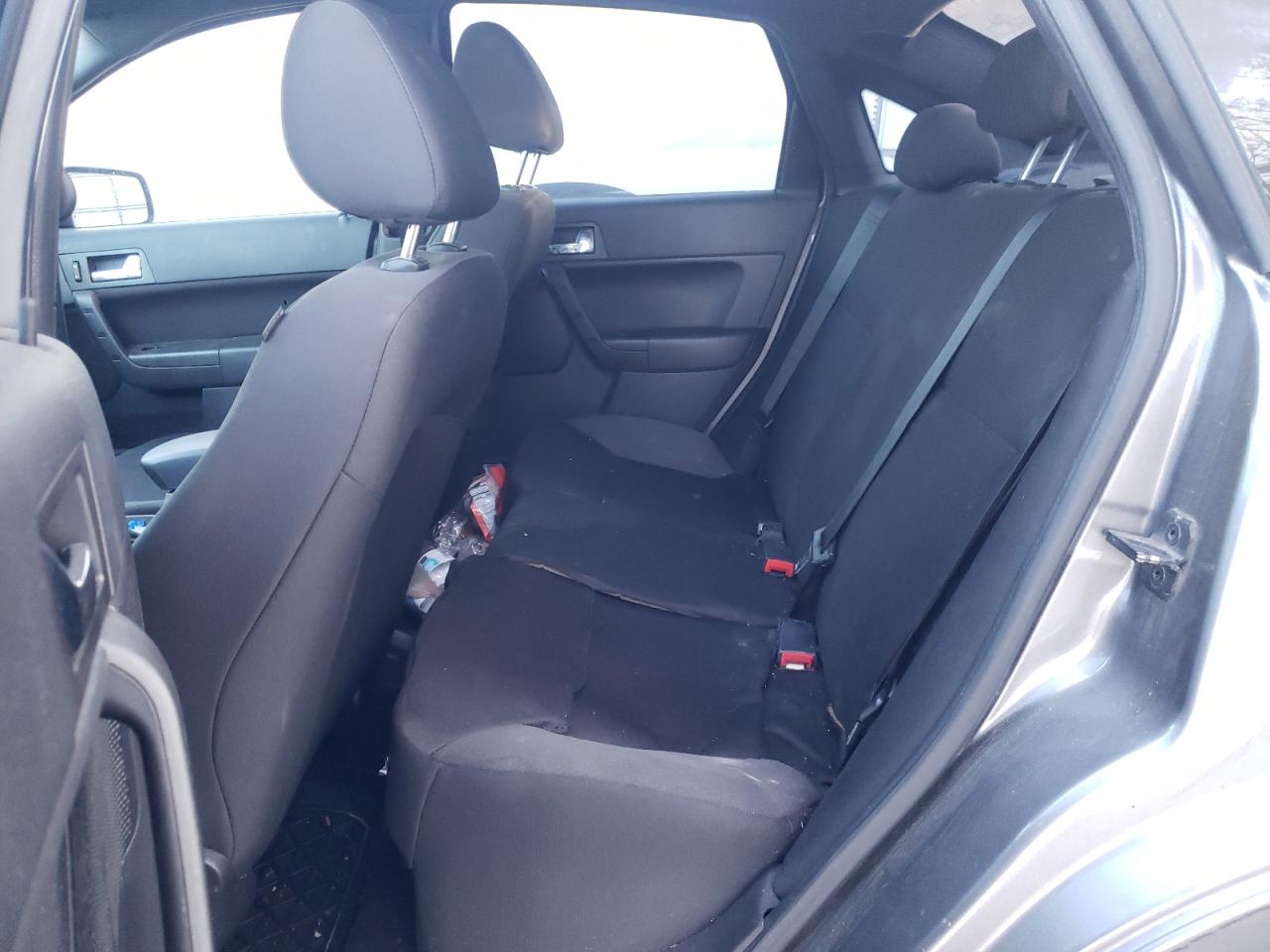 Photo 6 from auction – 2011 FORD FOCUS SES with VIN 1FAHP3GN1BW181083