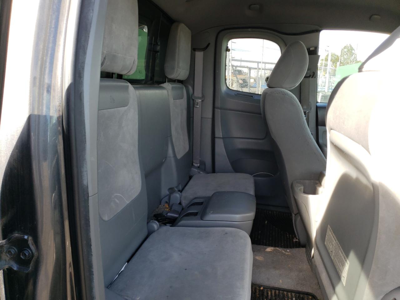 Photo 6 from auction – 2010 TOYOTA TACOMA with VIN 5TEUU4EN1AZ682227