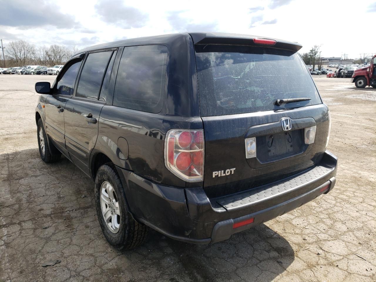 Photo 3 from auction – 2006 HONDA PILOT LX with VIN 5FNYF28106B026151