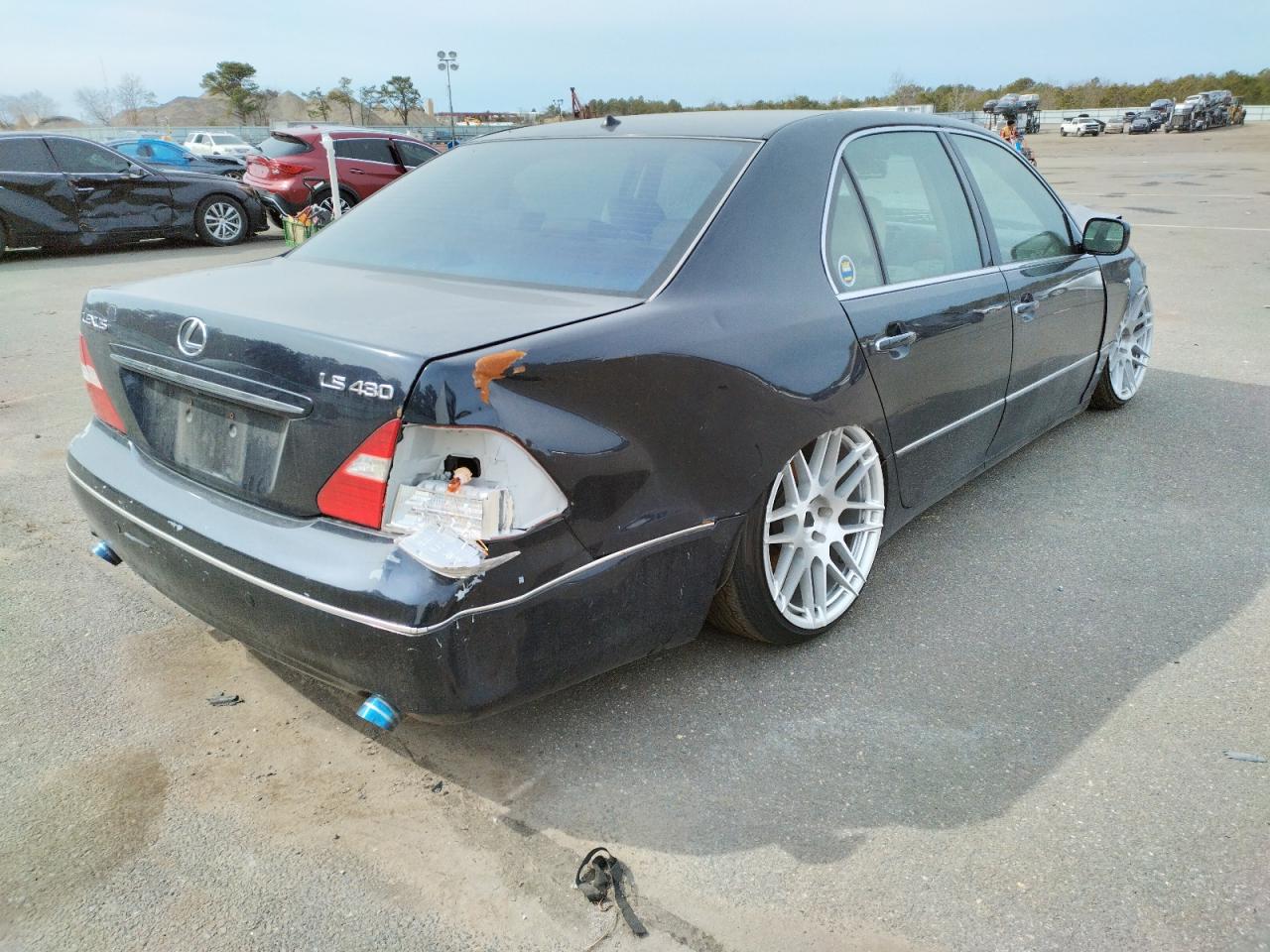 Photo 4 from auction – 2004 LEXUS LS 430 with VIN JTHBN36F540151590