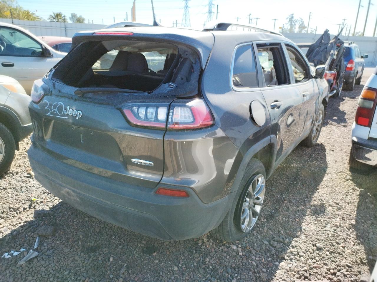 Photo 4 from auction – 2020 JEEP CHEROKEE L with VIN 1C4PJLLB3LD530549