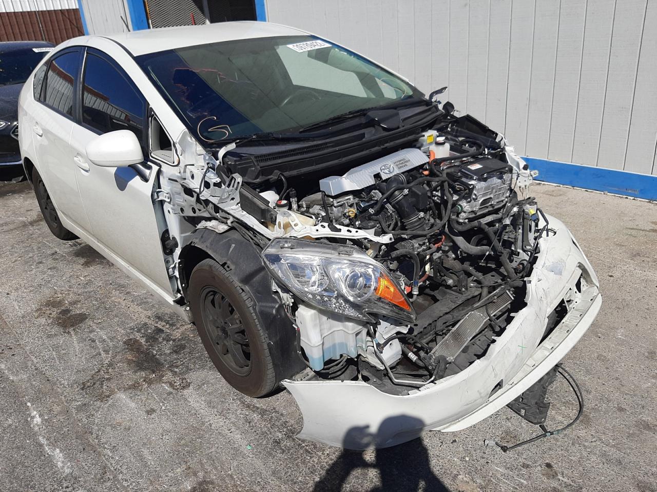 Photo 1 from auction – 2015 TOYOTA PRIUS with VIN JTDKN3DU3F1984000