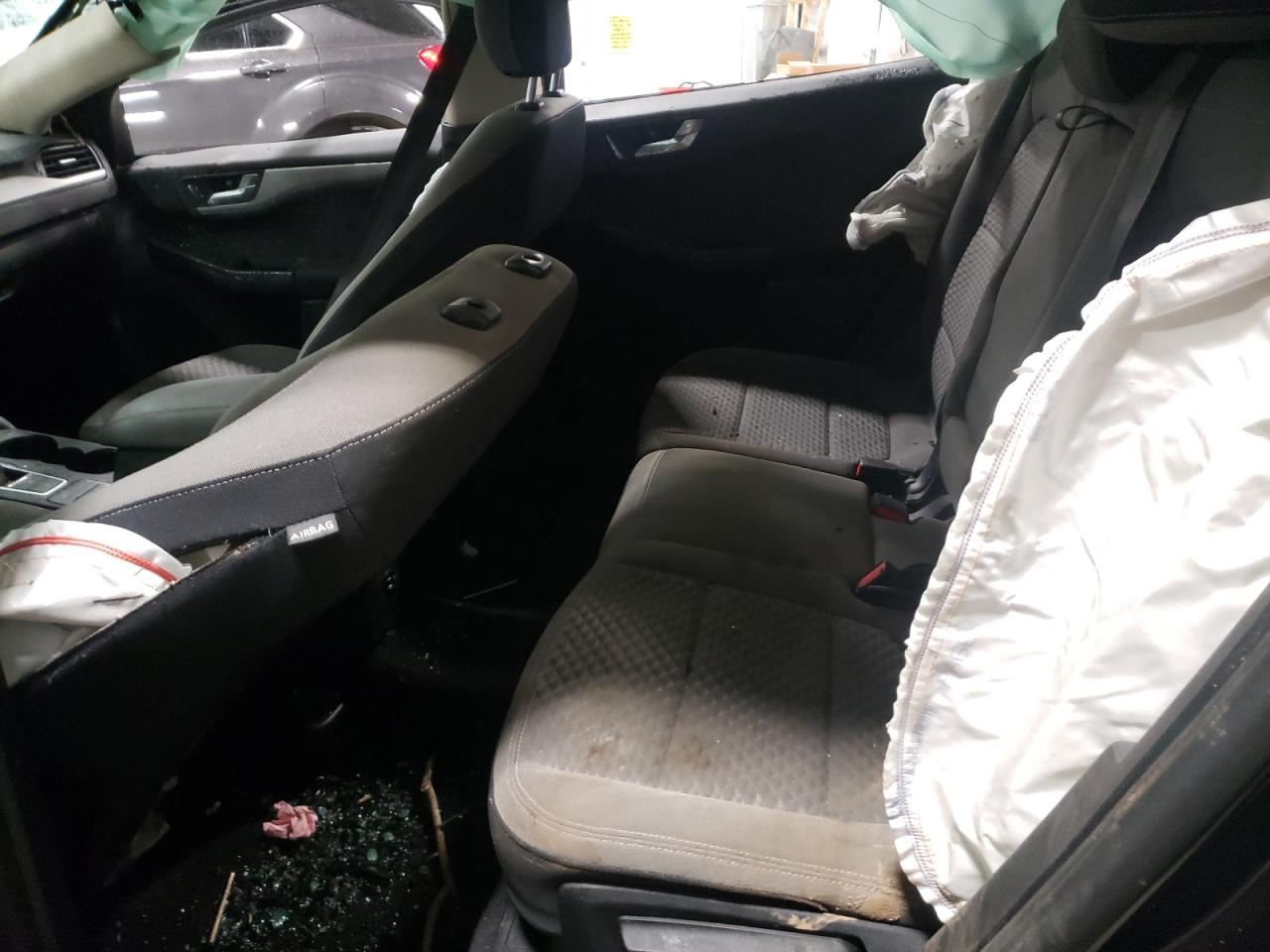 Photo 6 from auction – 2020 FORD ESCAPE SE with VIN 1FMCU9G65LUB86353