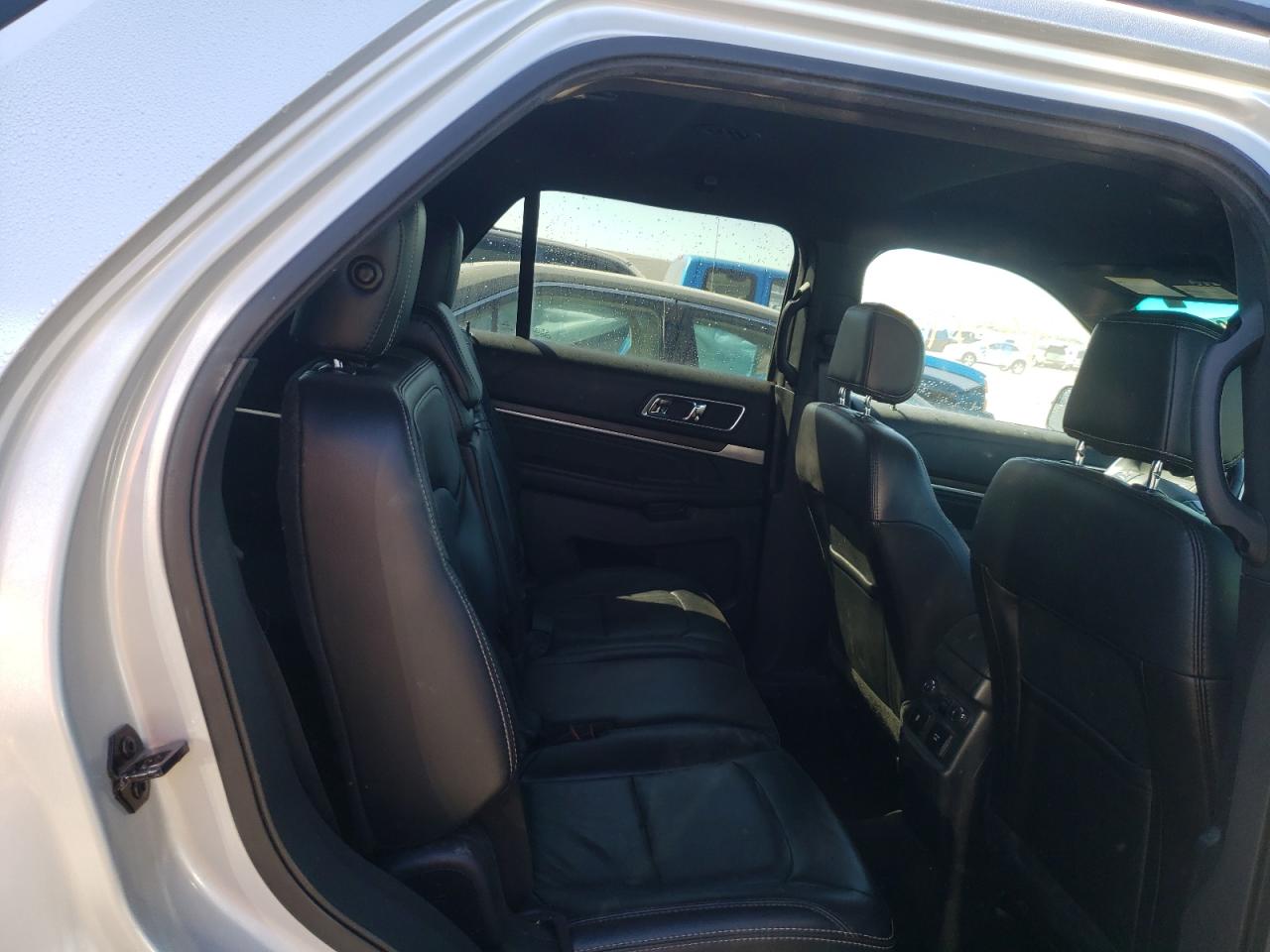 Foto 6 de la subasta – 2017 FORD EXPLORER L con VIN 1FM5K8F87HGC87668