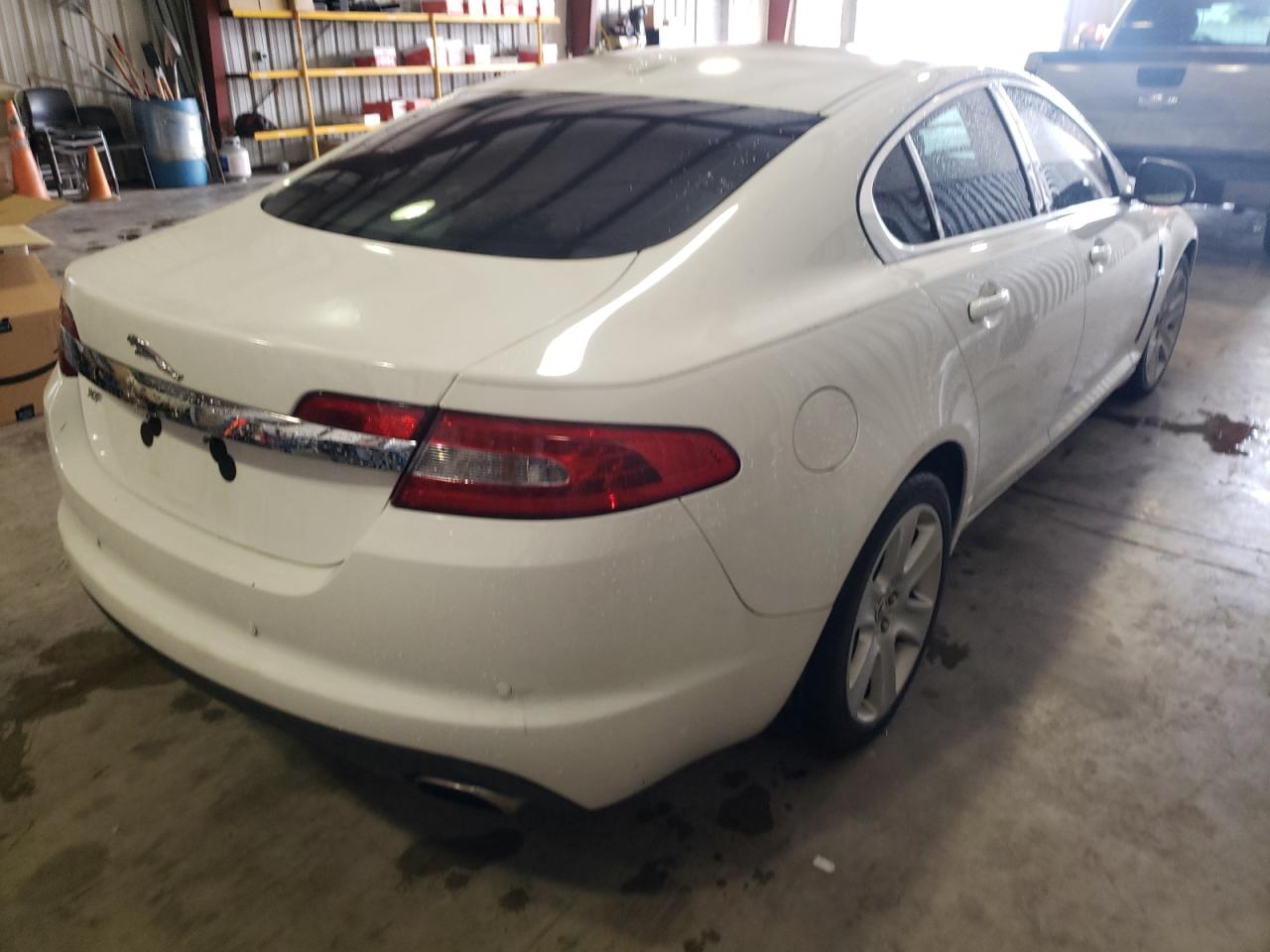Photo 4 from auction – 2011 JAGUAR XF with VIN SAJWA0FB4BLS19885