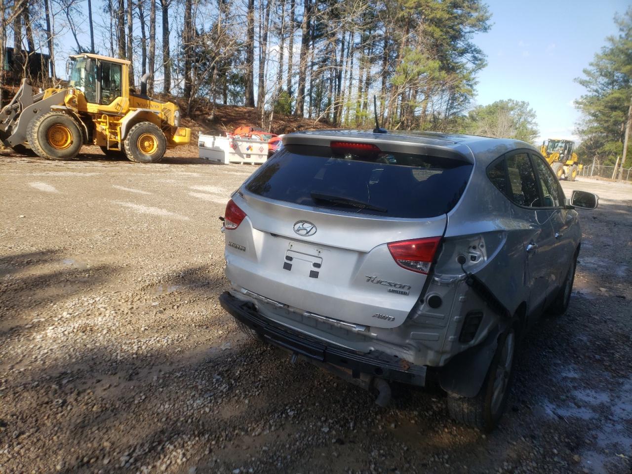 Photo 4 from auction – 2011 HYUNDAI TUCSON GLS with VIN KM8JUCAC4BU295131