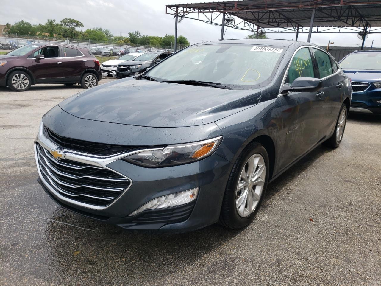 Photo 2 from auction – 2020 CHEVROLET MALIBU LT with VIN 1G1ZD5ST8LF084644