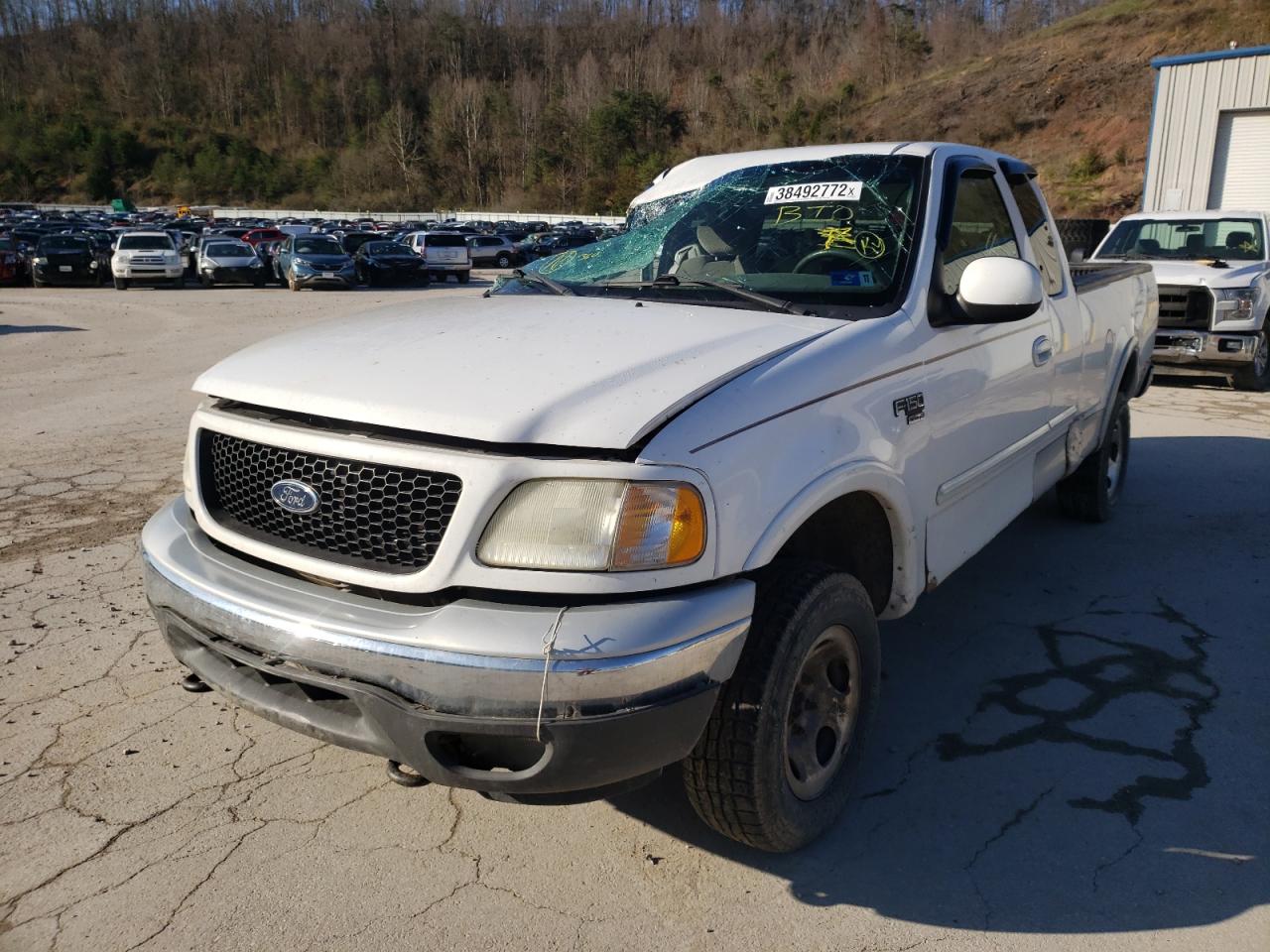 Photo 2 from auction – 2002 FORD F150 with VIN 1FTRX18L82NA02396