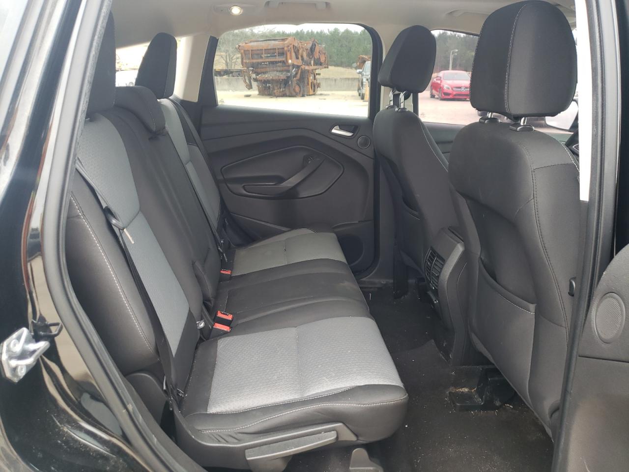 Photo 6 from auction – 2017 FORD ESCAPE SE with VIN 1FMCU9GD9HUD66733