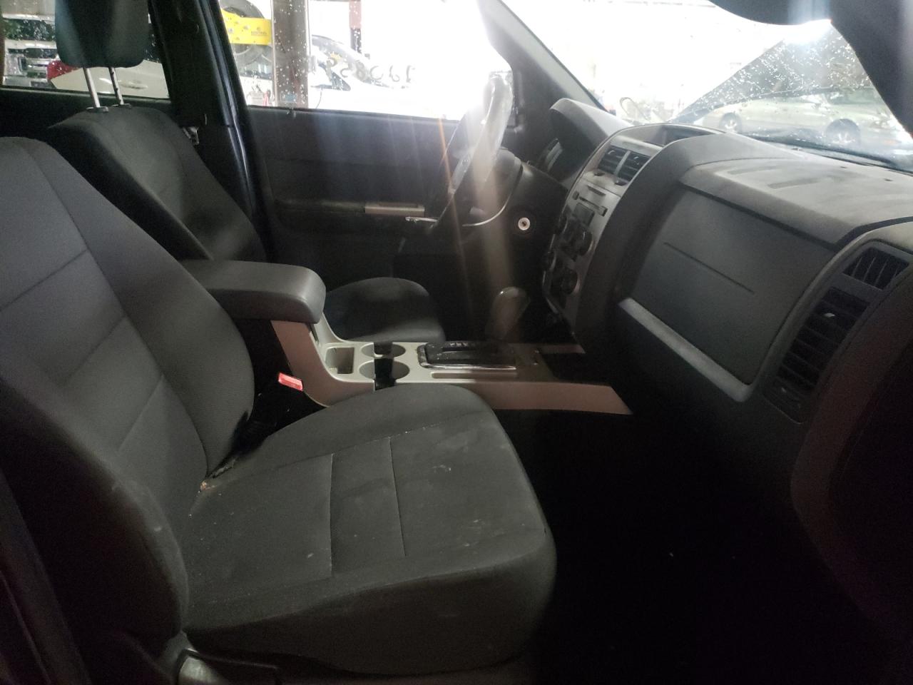 Photo 5 from auction – 2010 FORD ESCAPE XLT with VIN 1FMCU9DG1AKC45081