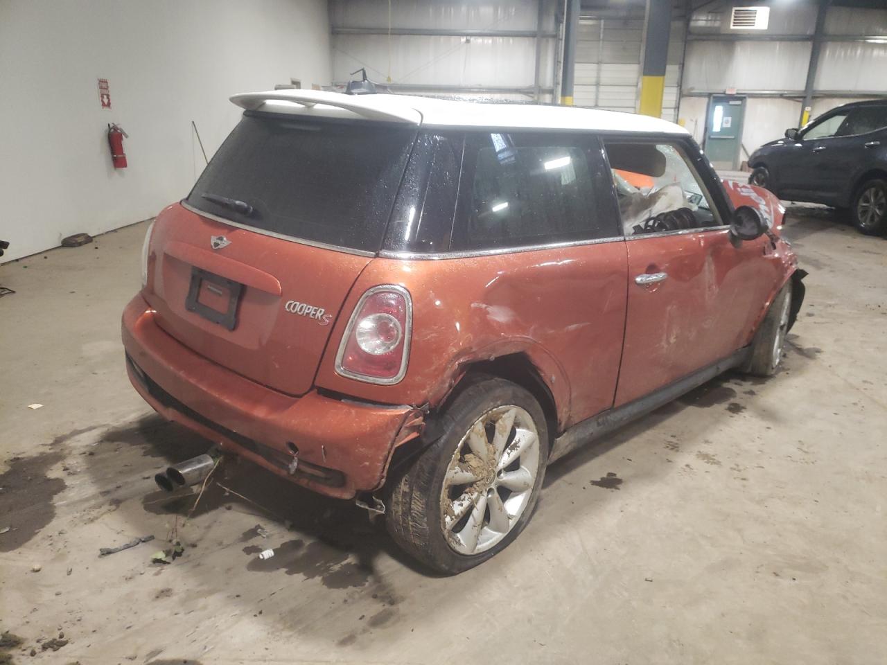 Photo 4 from auction – 2011 MINI COOPER S with VIN WMWSV3C57BTY21288