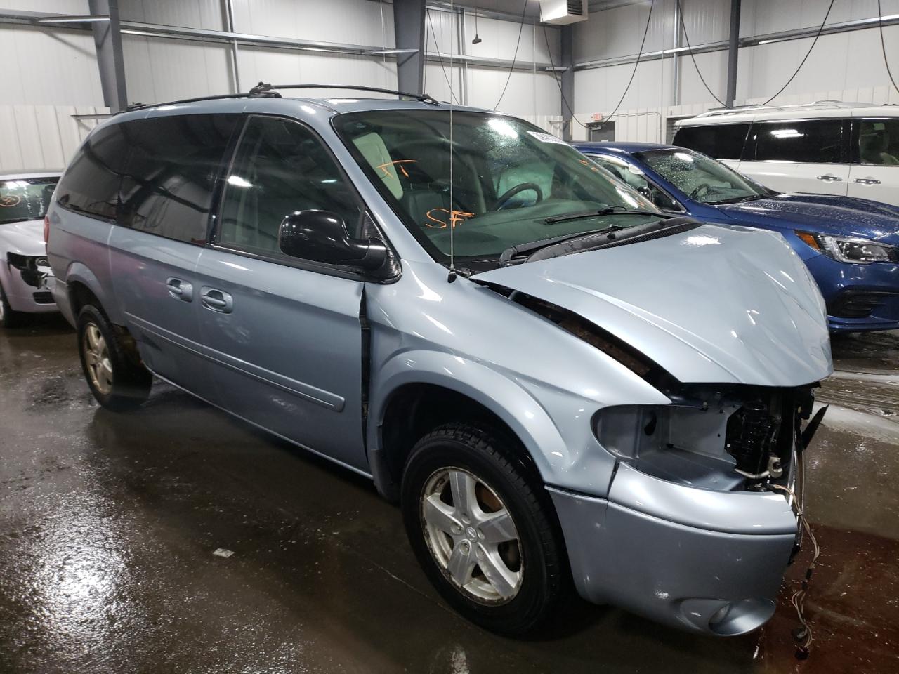 DODGE GRAND CARA 2006 with VIN 2D4GP44LX6R646637 - Photo from auction