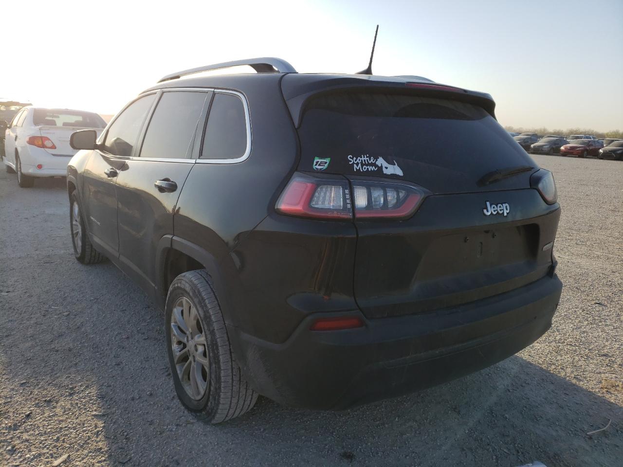Photo 3 from auction – 2019 JEEP CHEROKEE L with VIN 1C4PJLCB1KD149944
