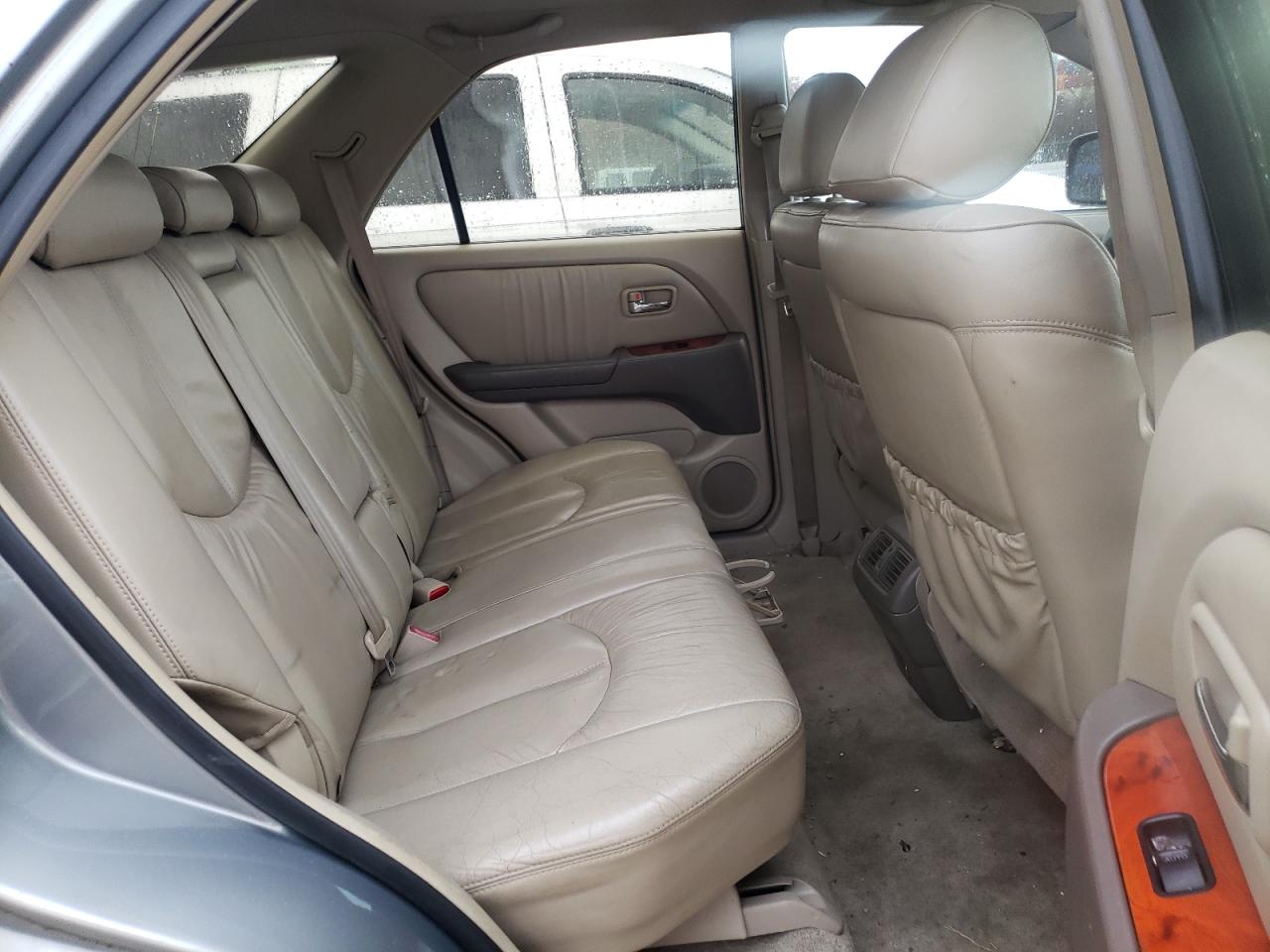 Photo 6 from auction – 2003 LEXUS RX 300 with VIN JTJHF10U330306170