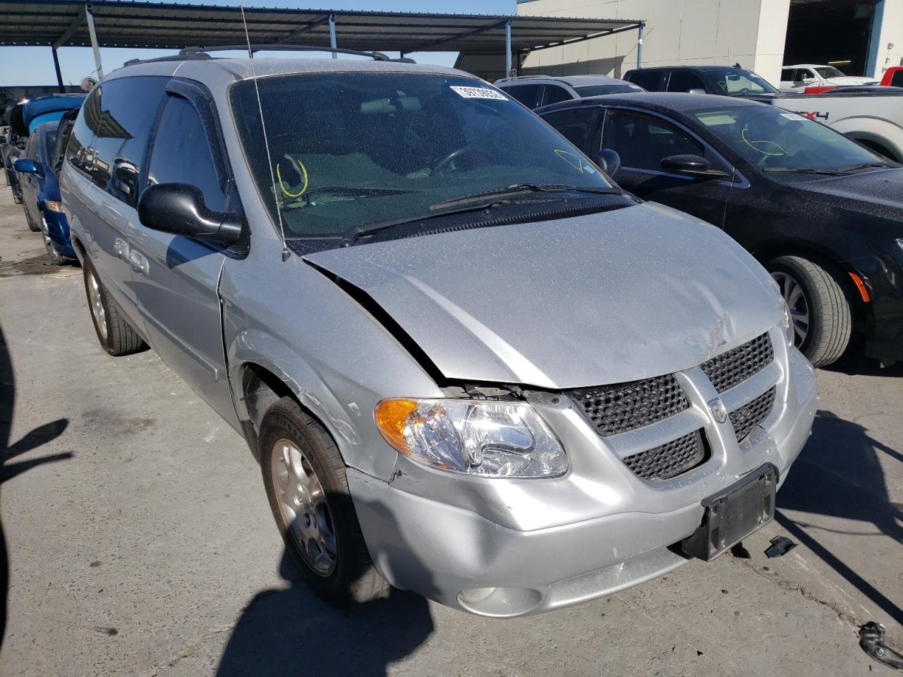 DODGE GRAND CARA 2004 with VIN 2D4GP74L44R535743 - Photo from auction