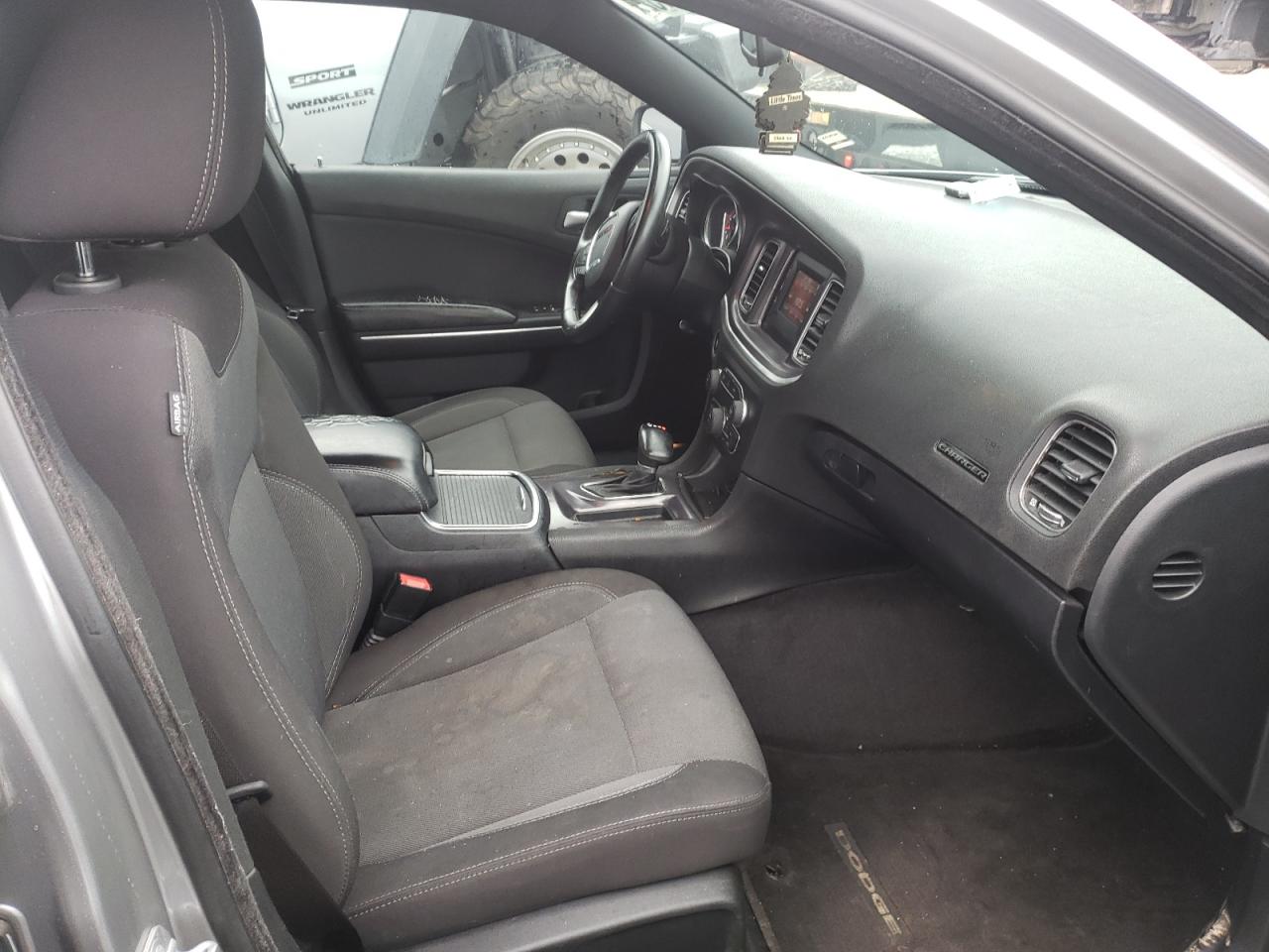 Photo 5 from auction – 2015 DODGE CHARGER SE with VIN 2C3CDXBG6FH737619