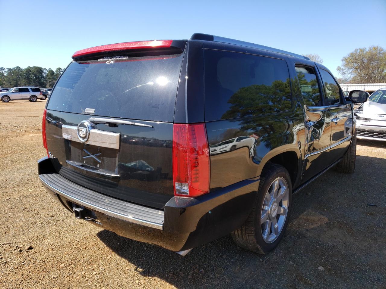 Photo 4 from auction – 2011 CADILLAC ESCALADE E with VIN 1GYS3JEFXBR164674