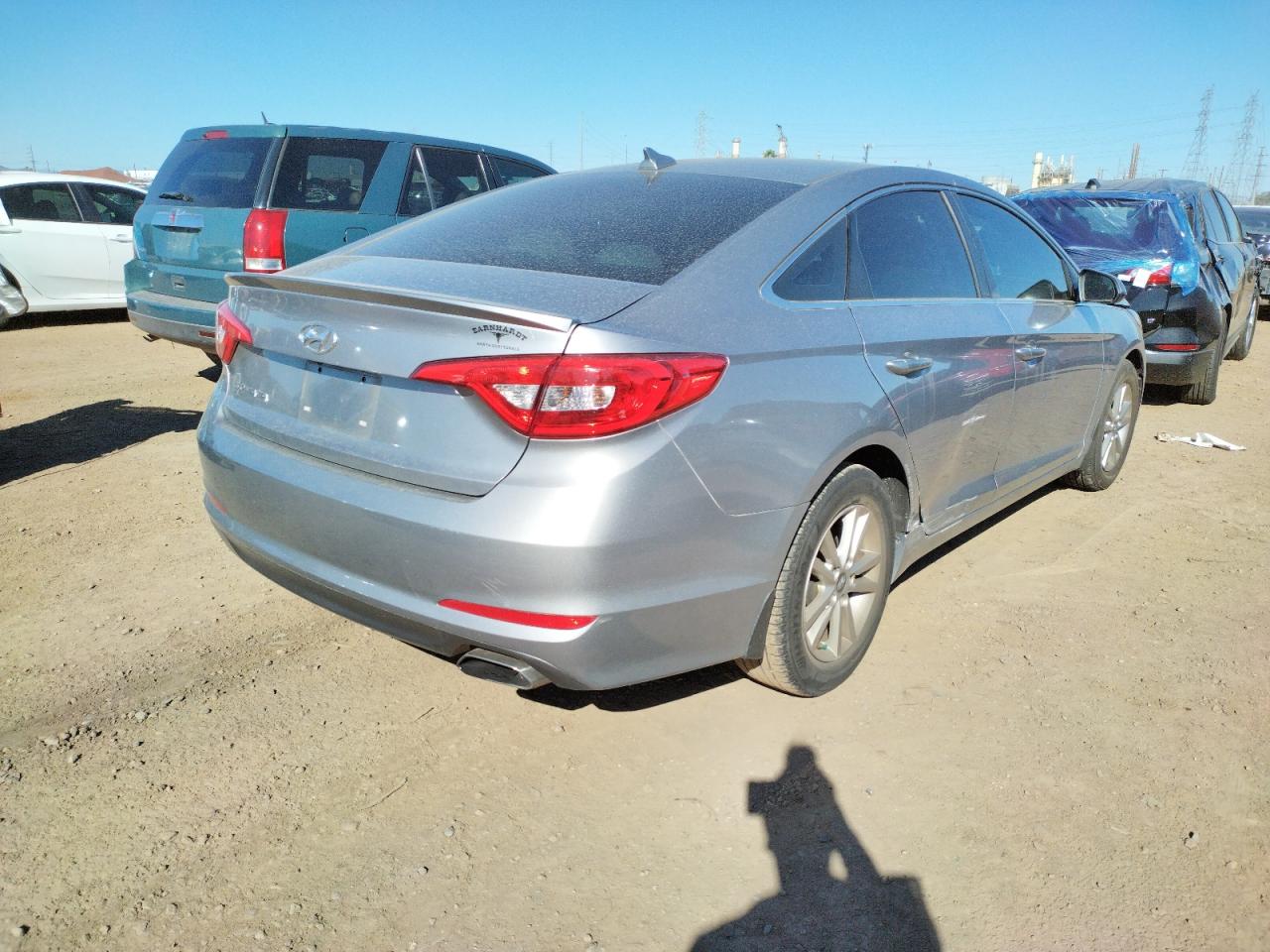 Photo 4 from auction – 2016 HYUNDAI SONATA SE with VIN 5NPE24AF1GH301593