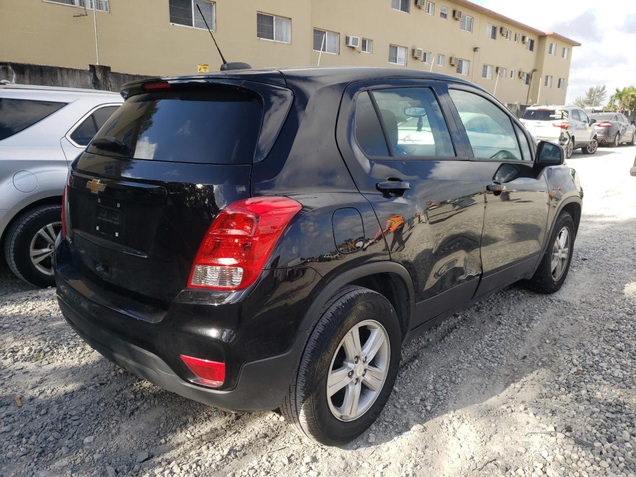 Photo 4 from auction – 2019 CHEVROLET TRAX LS with VIN 3GNCJKSB0KL372505