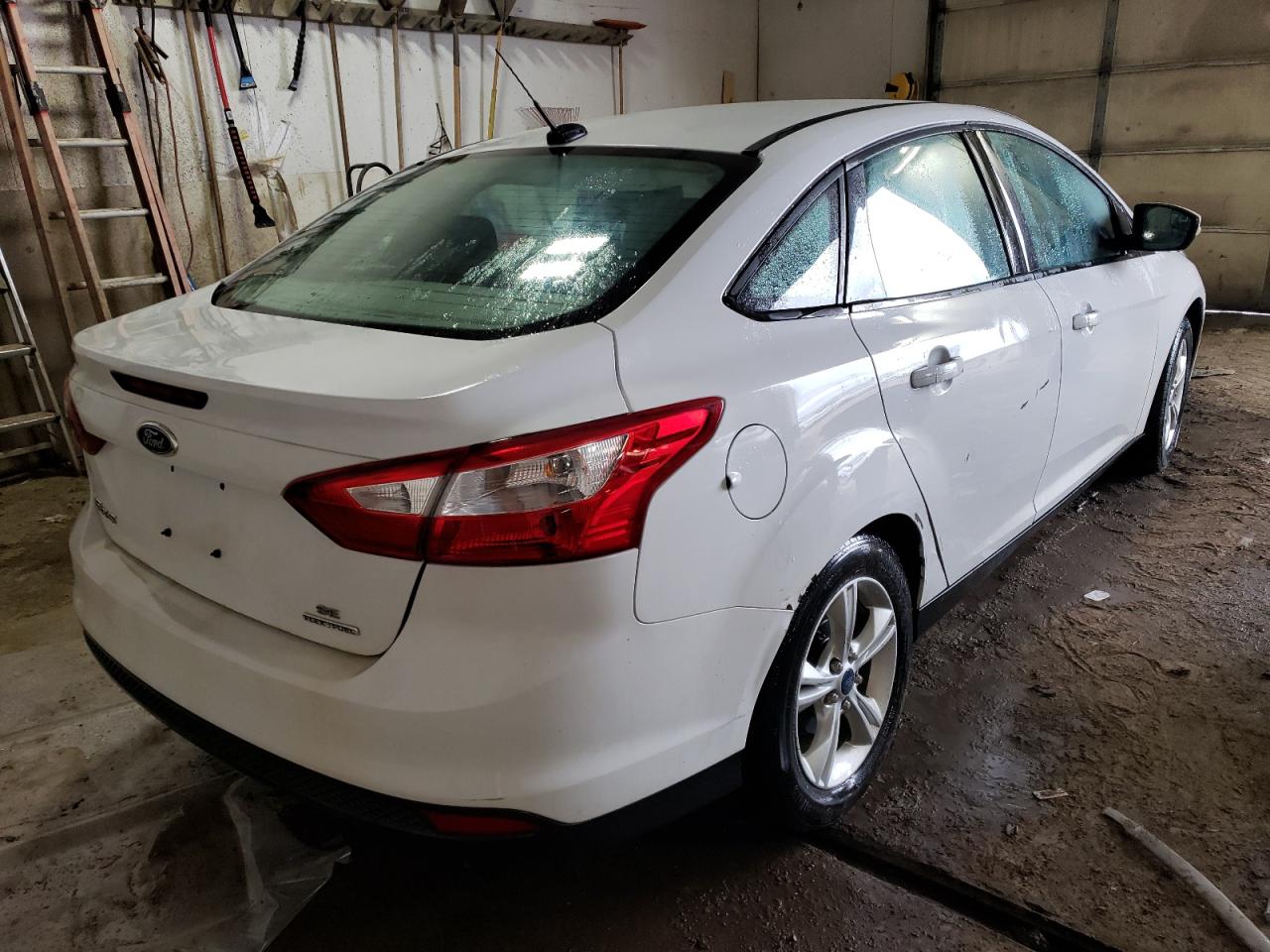 Photo 4 from auction – 2014 FORD FOCUS SE with VIN 1FADP3F26EL177817