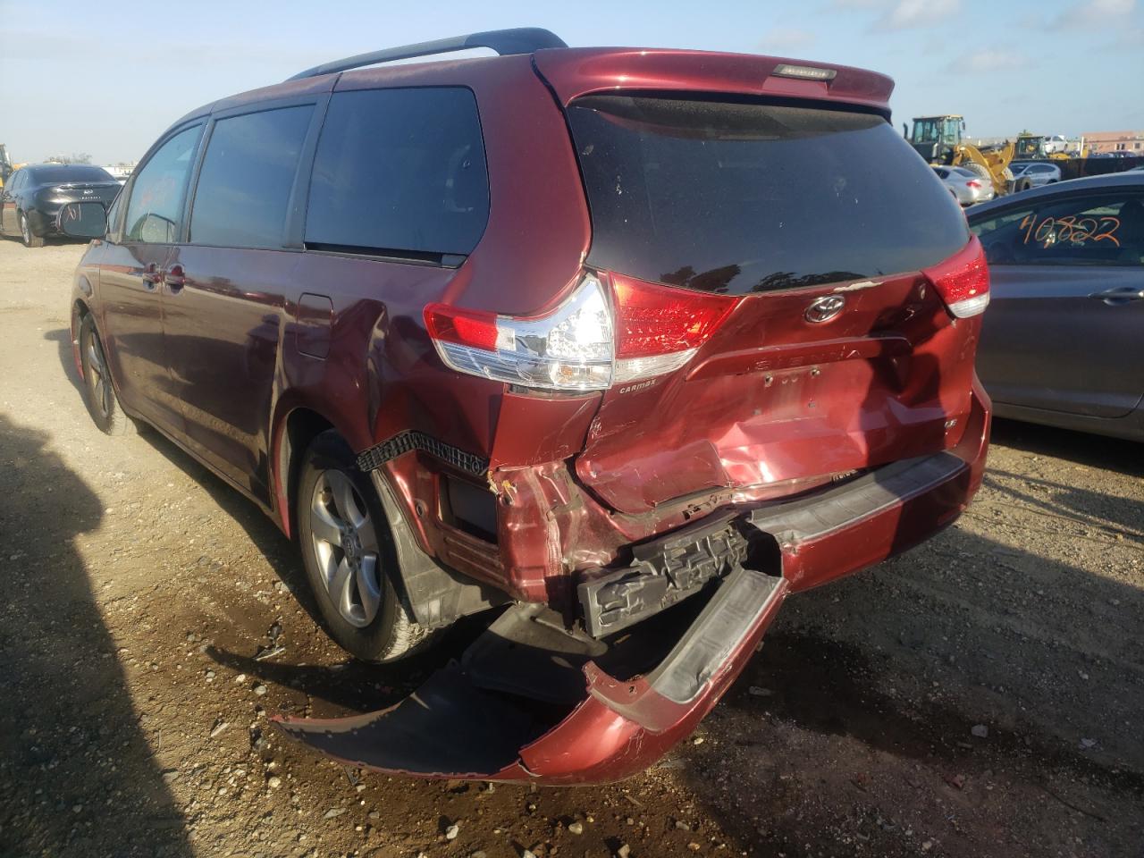 Photo 3 from auction – 2011 TOYOTA SIENNA LE with VIN 5TDKK3DC8BS141956