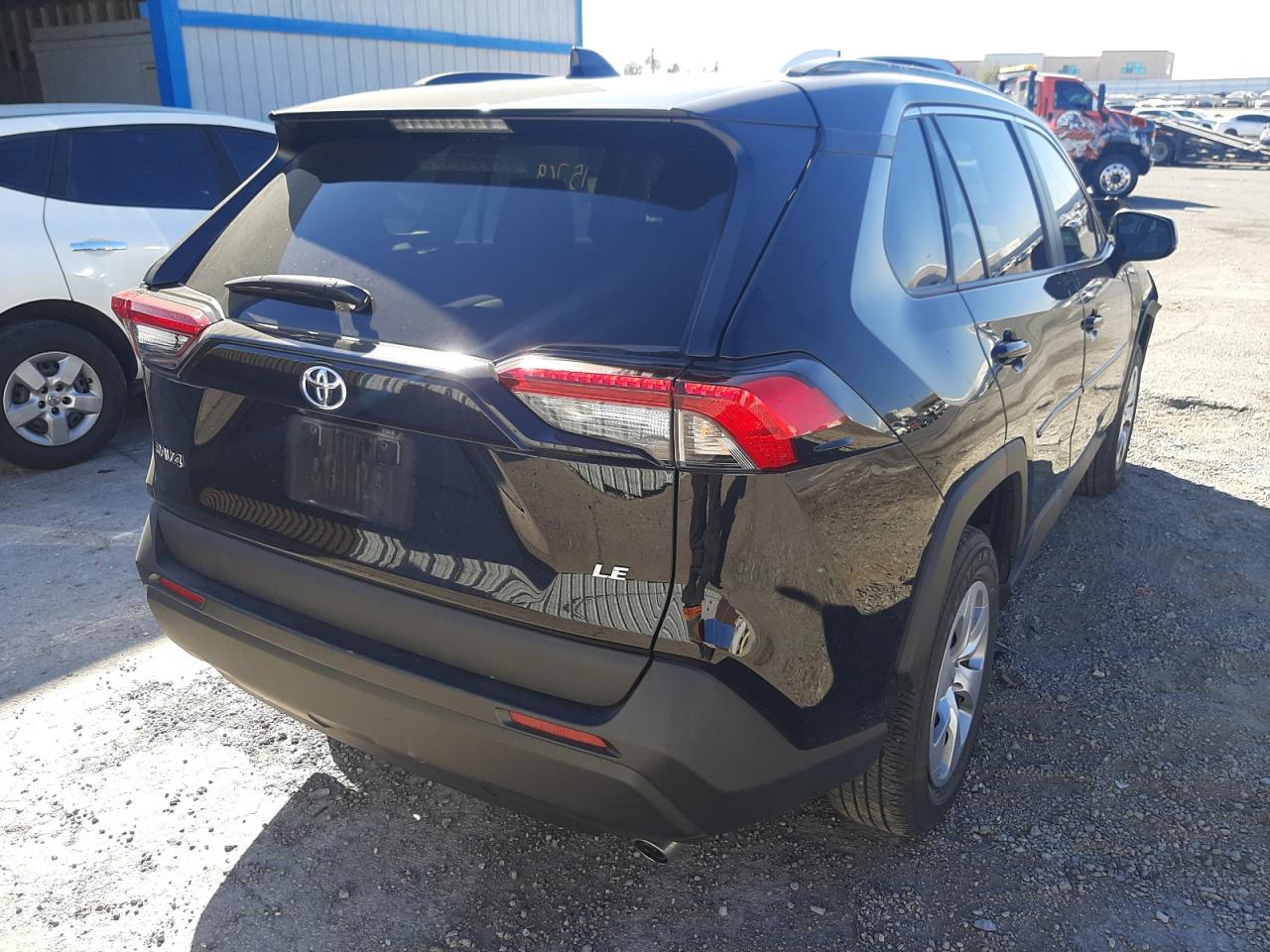 Photo 4 from auction – 2021 TOYOTA RAV4 LE with VIN 2T3H1RFVXMC134945