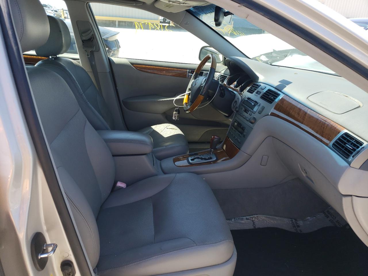 Photo 5 from auction – 2006 LEXUS ES 330 with VIN JTHBA30G265154207
