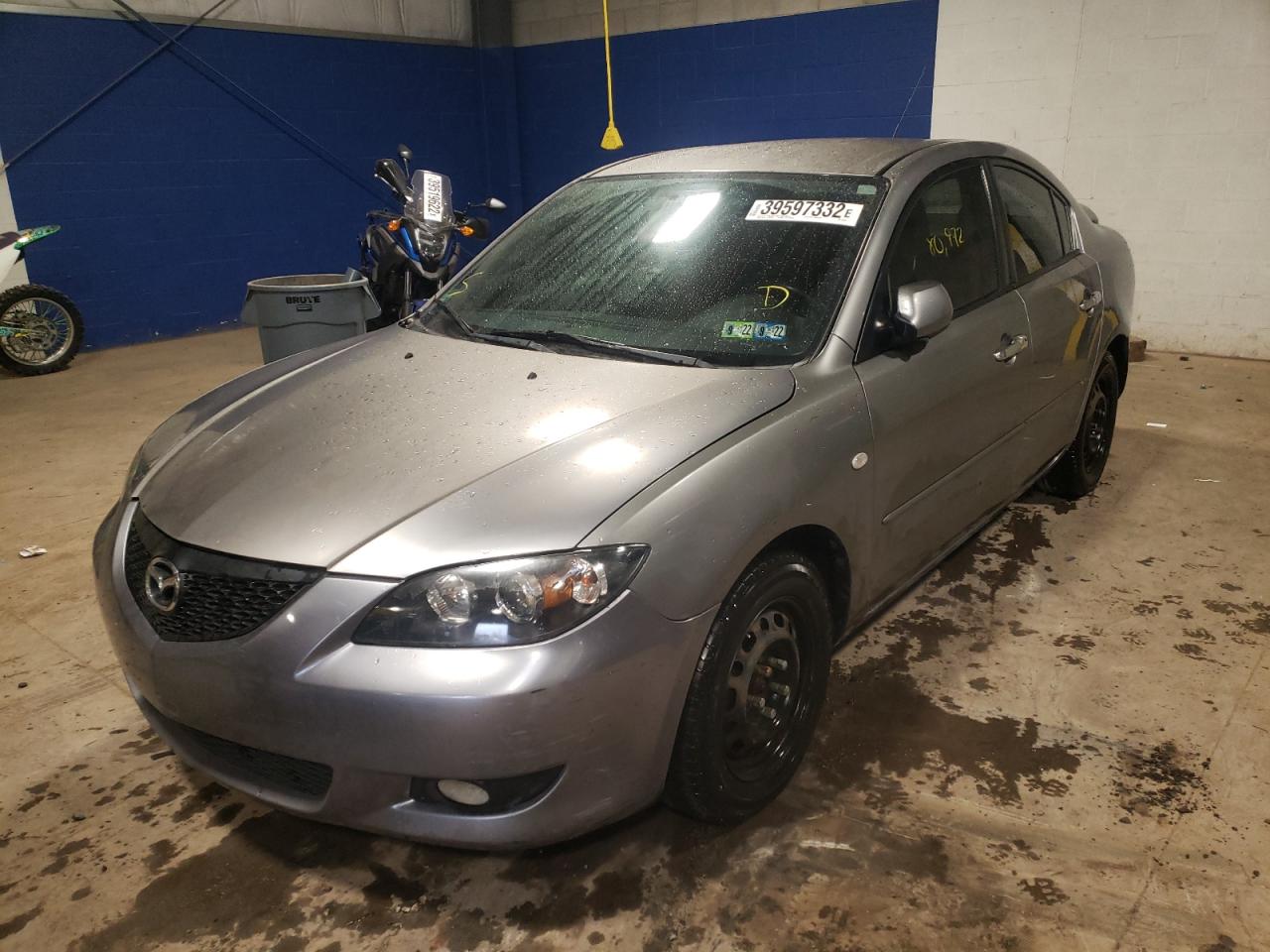 Photo 2 from auction – 2006 MAZDA 3 I with VIN JM1BK12F661456047