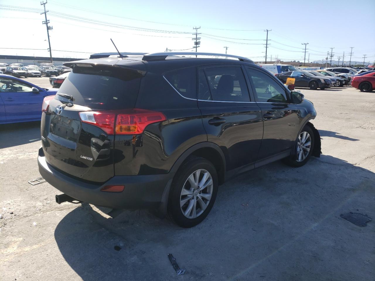 Photo 4 from auction – 2015 TOYOTA RAV4 LIMIT with VIN 2T3YFREV6FW193480