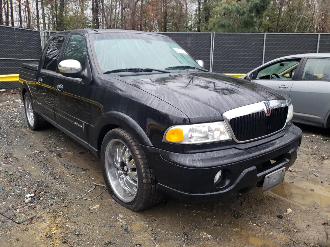 LINCOLN BLACKWOOD 2002 with VIN 5LTEW05A62KJ00100 - Photo from auction