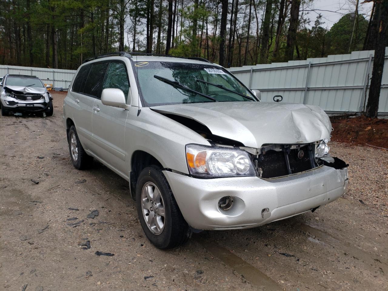 TOYOTA HIGHLANDER 2004 with VIN JTEEP21A140047561 - Photo from auction