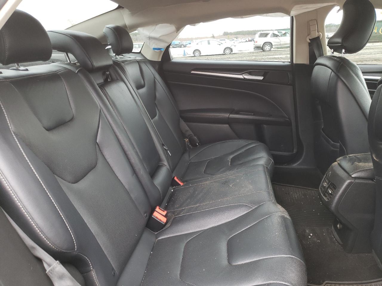 Photo 6 from auction – 2019 FORD FUSION with VIN 3FA6P0D93KR141586