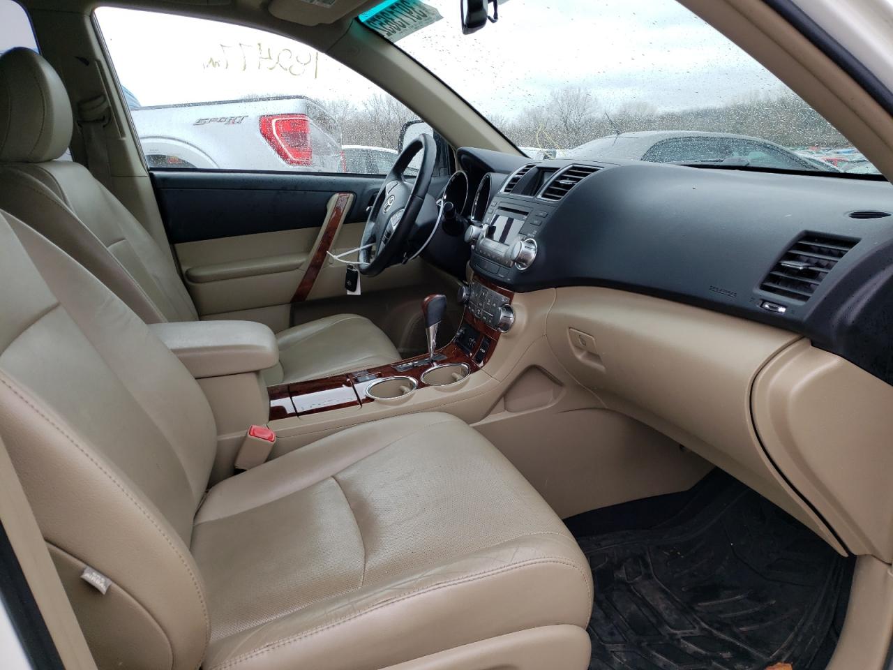 Photo 5 from auction – 2011 TOYOTA HIGHLANDER with VIN 5TDDK3EH1BS076385