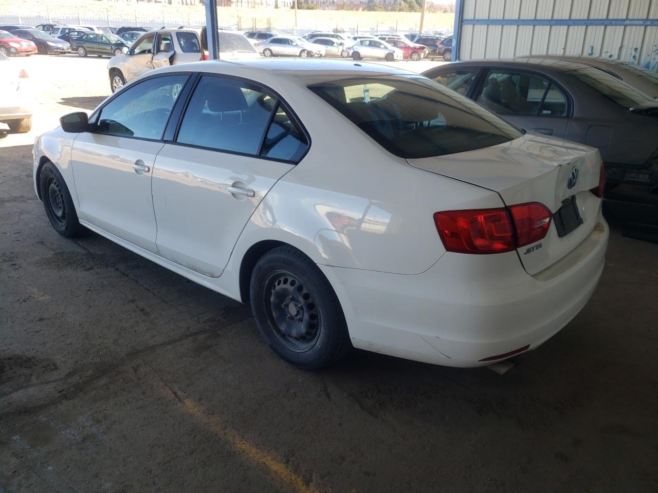 Photo 3 from auction – 2014 VOLKSWAGEN JETTA BASE with VIN 3VW2K7AJ1EM225032