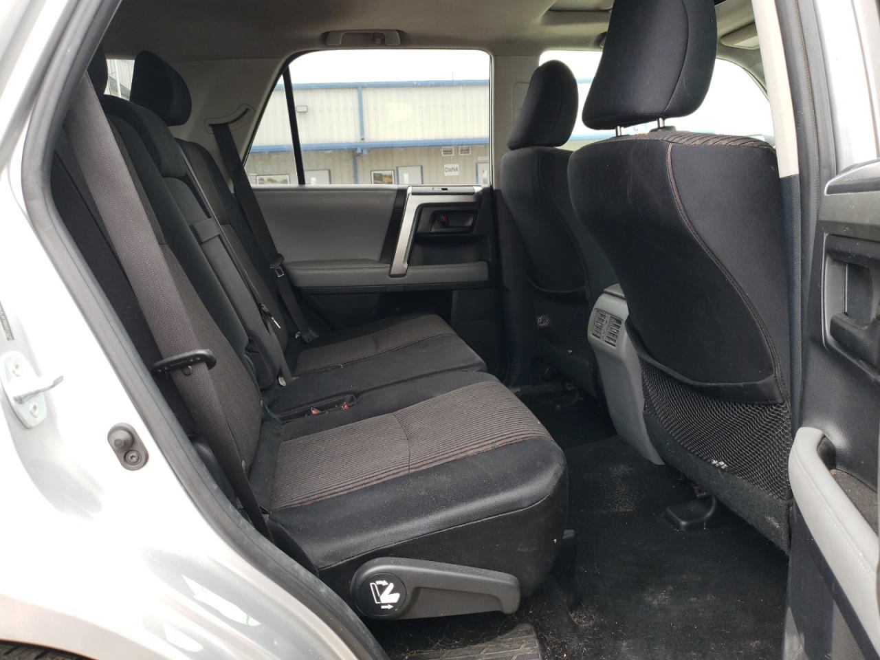 Photo 6 from auction – 2011 TOYOTA 4RUNNER SR with VIN JTEBU5JR7B5051620
