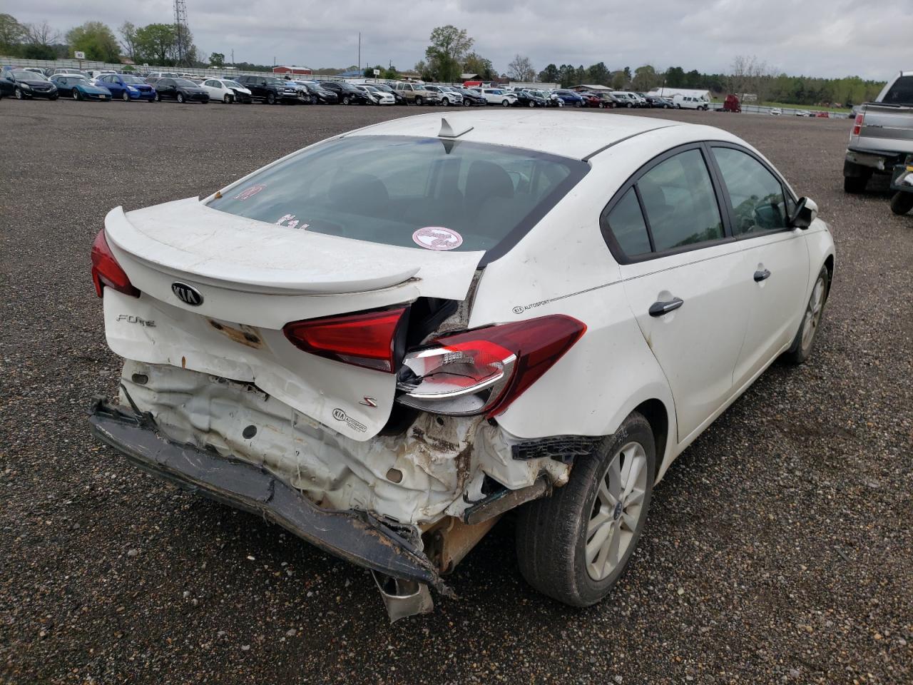 Photo 4 from auction – 2017 KIA FORTE with VIN 3KPFL4A71HE140937